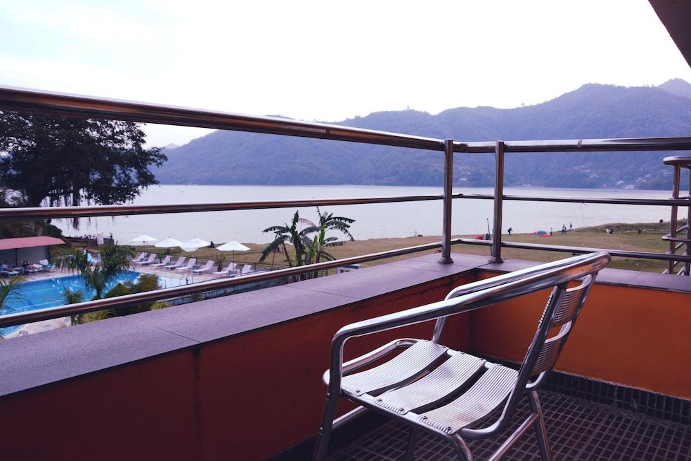 วอเตอร์ฟรอนต์ รีสอร์ต บาย เคจีเอช กรุ๊ป Hotel โพคารา ภายนอก รูปภาพ