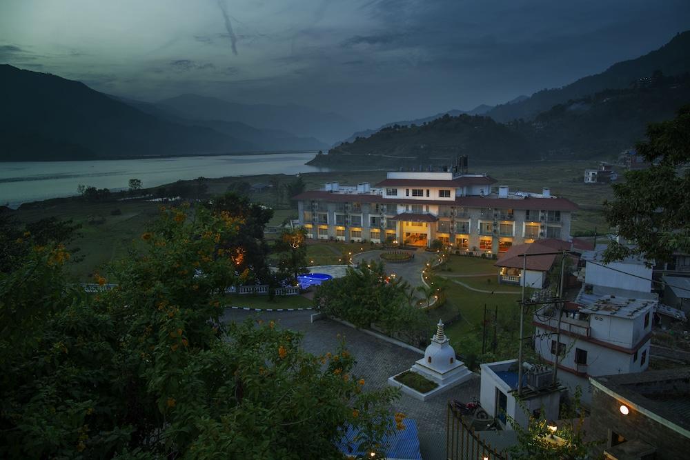 วอเตอร์ฟรอนต์ รีสอร์ต บาย เคจีเอช กรุ๊ป Hotel โพคารา ภายนอก รูปภาพ