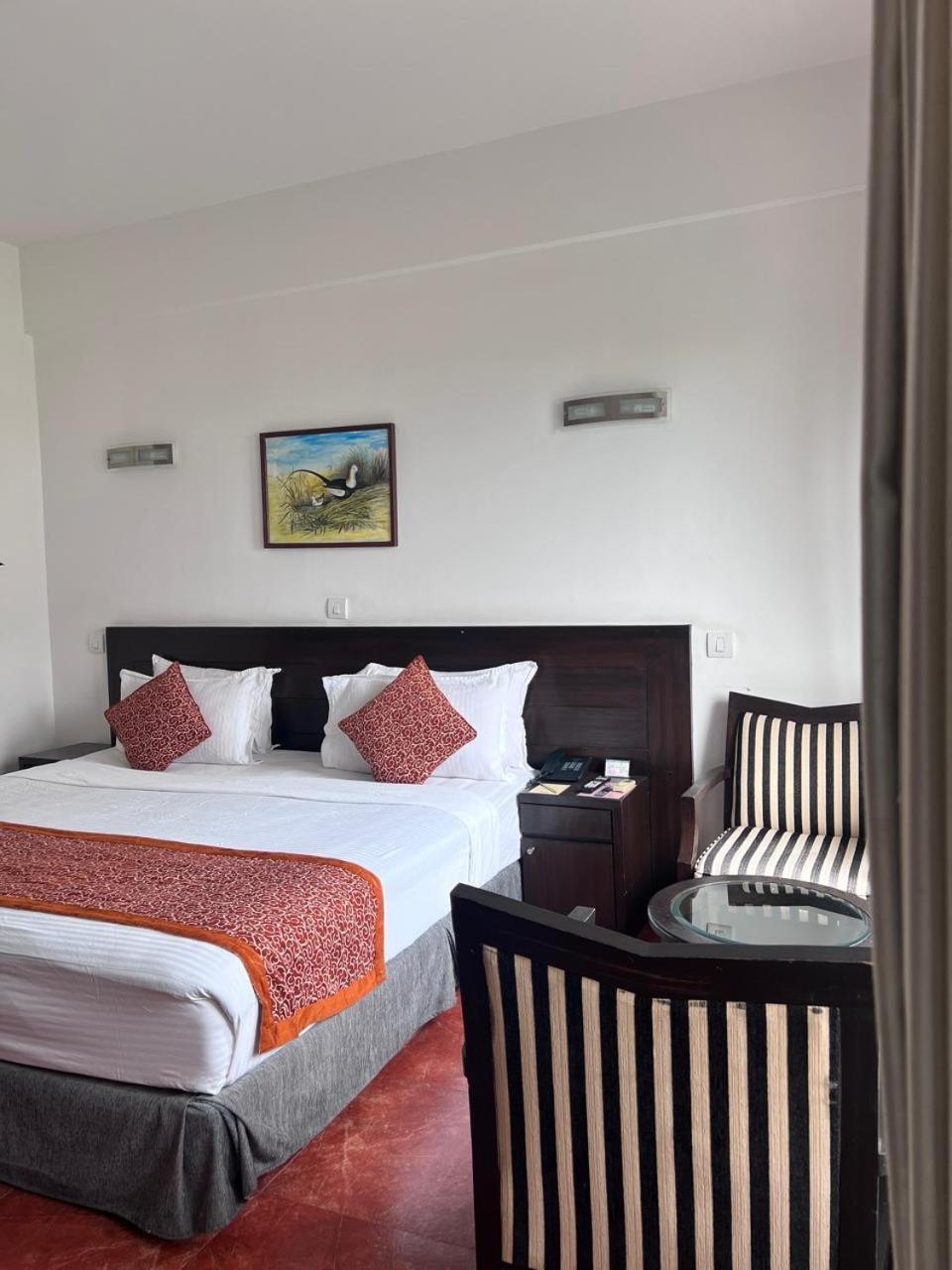 วอเตอร์ฟรอนต์ รีสอร์ต บาย เคจีเอช กรุ๊ป Hotel โพคารา ภายนอก รูปภาพ