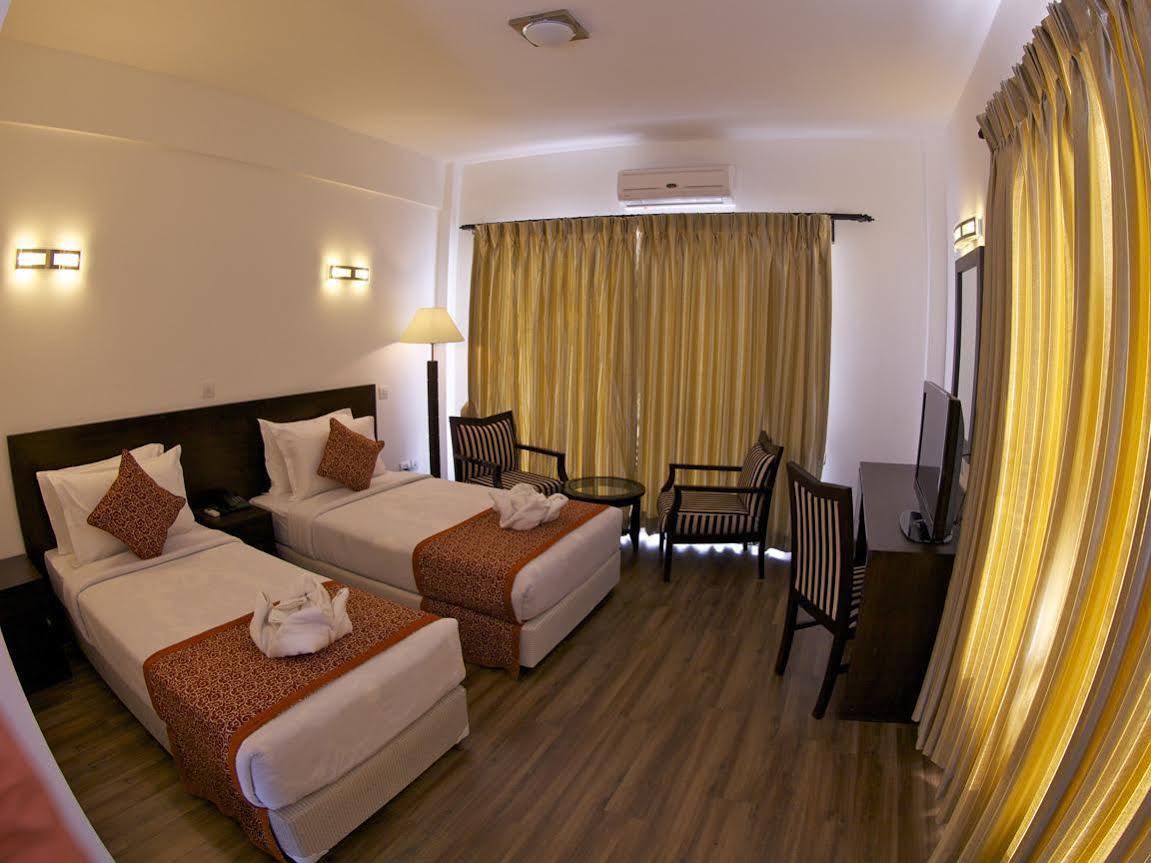 วอเตอร์ฟรอนต์ รีสอร์ต บาย เคจีเอช กรุ๊ป Hotel โพคารา ภายนอก รูปภาพ