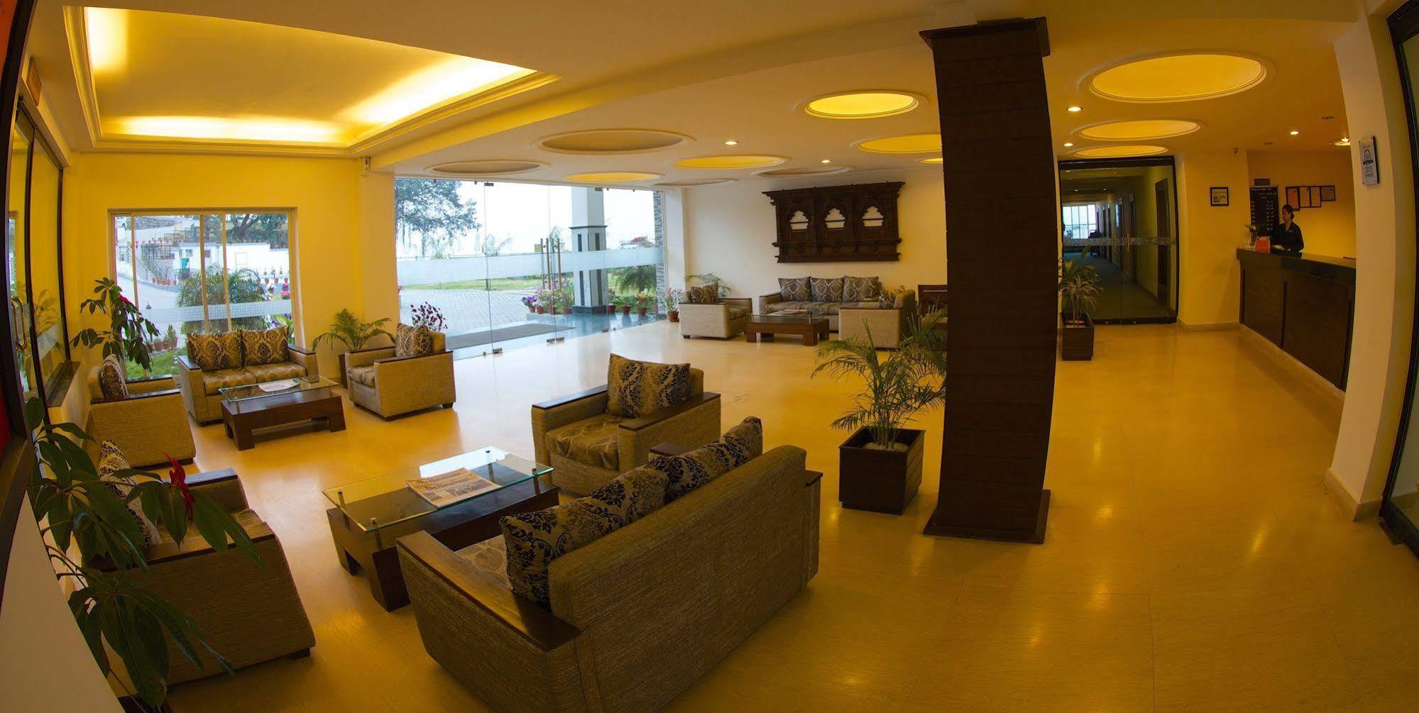 วอเตอร์ฟรอนต์ รีสอร์ต บาย เคจีเอช กรุ๊ป Hotel โพคารา ภายนอก รูปภาพ