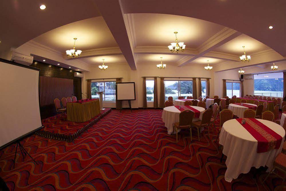 วอเตอร์ฟรอนต์ รีสอร์ต บาย เคจีเอช กรุ๊ป Hotel โพคารา ภายนอก รูปภาพ