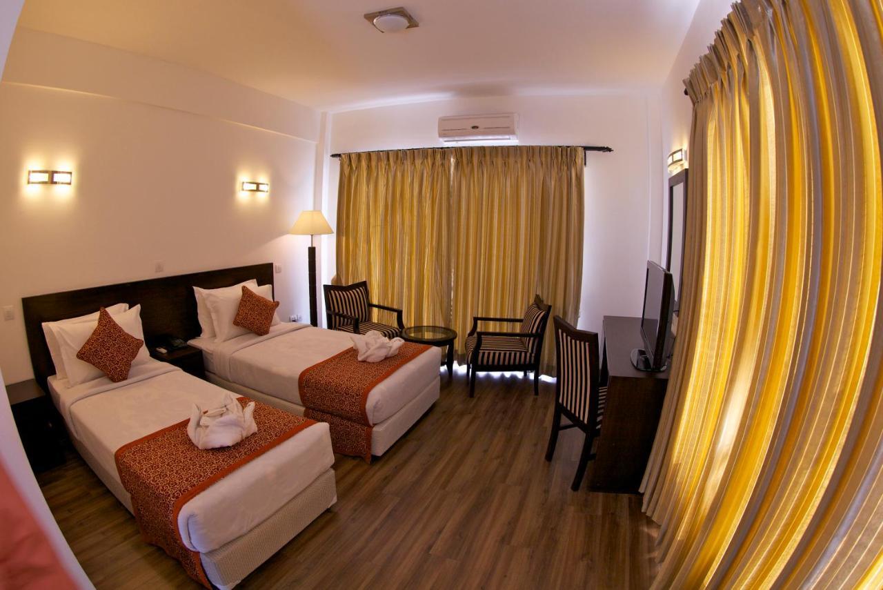 วอเตอร์ฟรอนต์ รีสอร์ต บาย เคจีเอช กรุ๊ป Hotel โพคารา ภายนอก รูปภาพ